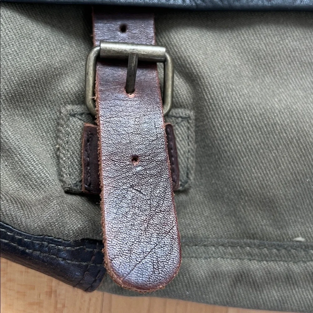 💼J.Crew Green Canvas Fabric & Brown Leather Adjustable Strap Messenger Bag